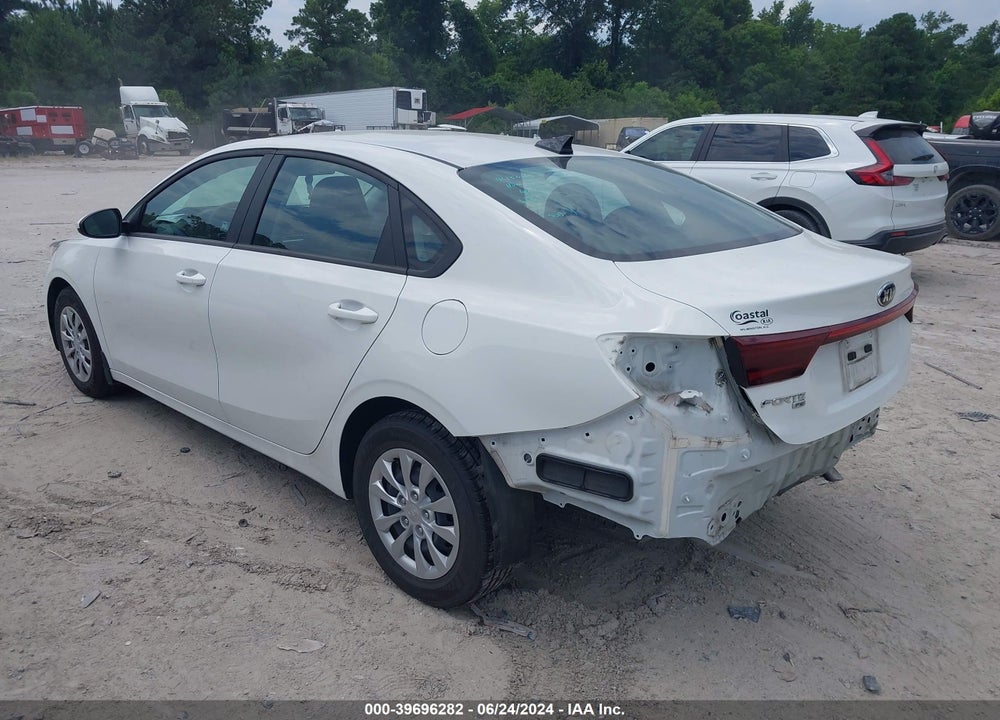 2021 KIA FORTE FE VIN: 3KPF24AD1ME401132