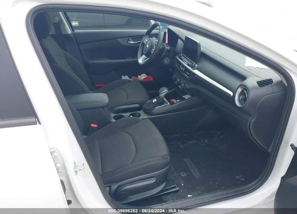 2021 KIA FORTE FE VIN: 3KPF24AD1ME401132
