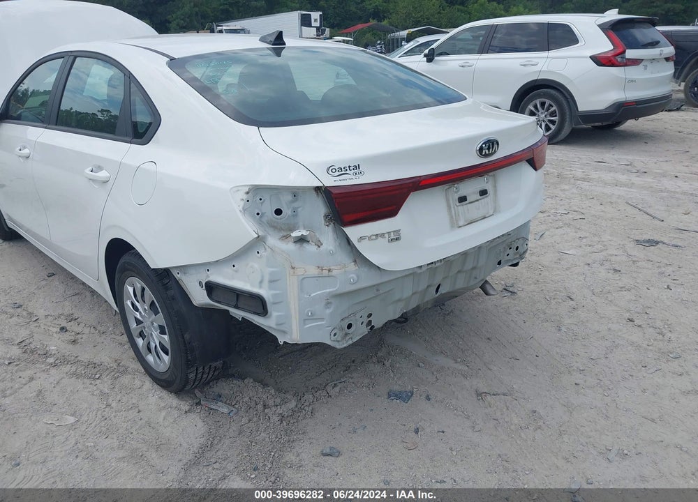 2021 KIA FORTE FE VIN: 3KPF24AD1ME401132