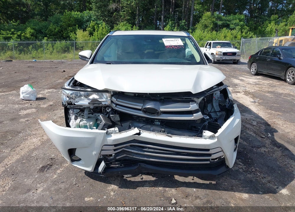 2017 TOYOTA HIGHLANDER XLE VIN: 5TDKZRFH7HS517398