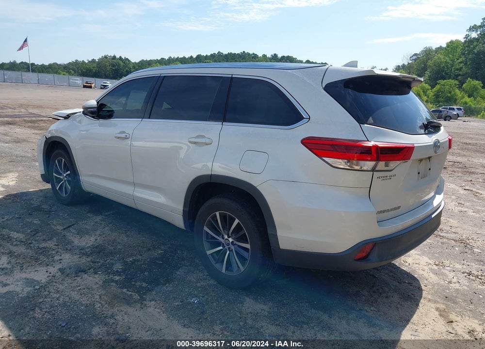 2017 TOYOTA HIGHLANDER XLE VIN: 5TDKZRFH7HS517398
