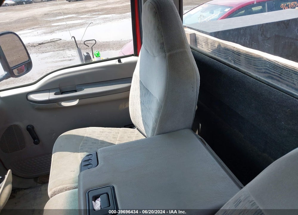 2000 FORD F-550 LARIAT/XL/XLT VIN: 1FDAF56F2YEA66023