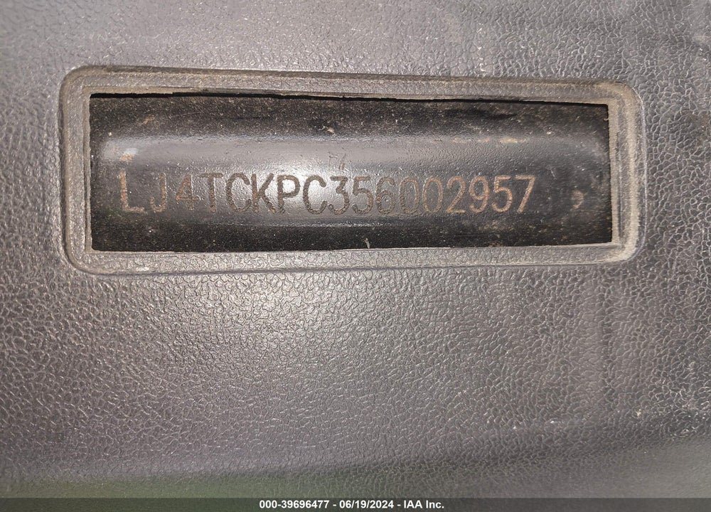 2005 FALCON 150 JSD VIN: LJ4TCKPC356002957