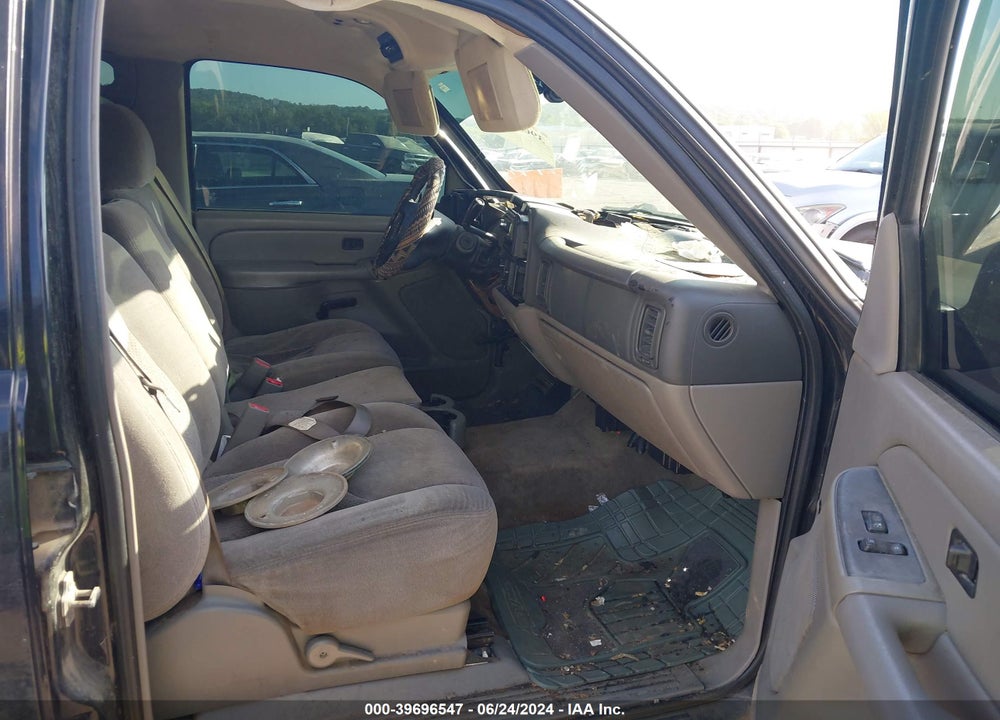 2004 CHEVROLET TAHOE VIN: 1GNEC13Z04R269508