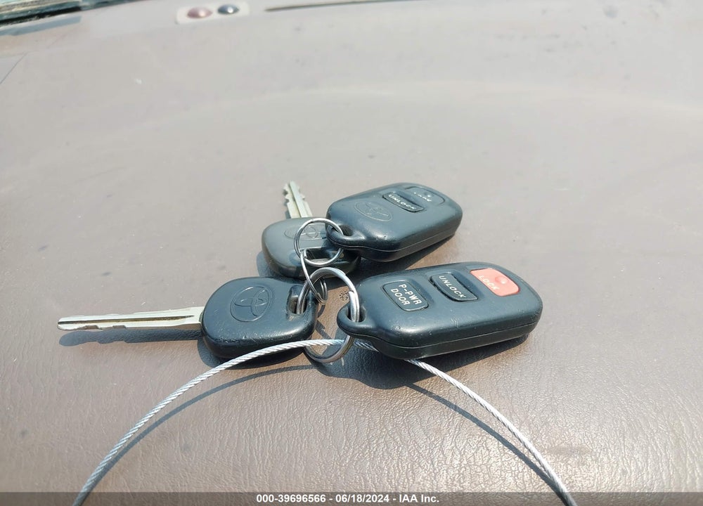 2001 TOYOTA SIENNA XLE VIN: 4T3ZF13C61U387054