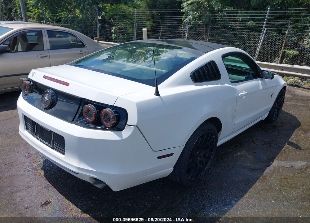 2014 FORD MUSTANG V6 VIN: 1ZVBP8AM7E5310920