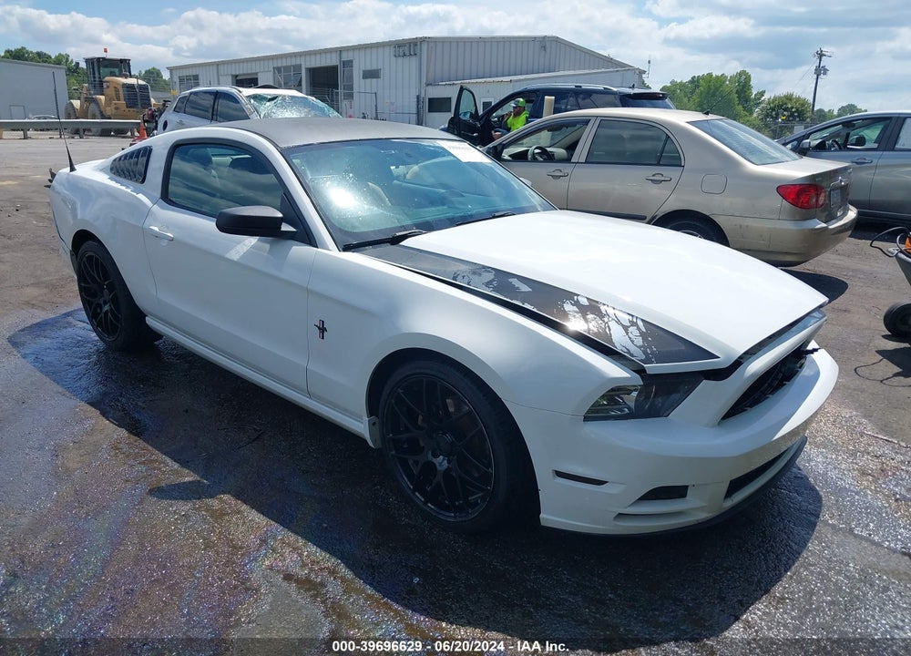 2014 FORD MUSTANG V6 VIN: 1ZVBP8AM7E5310920