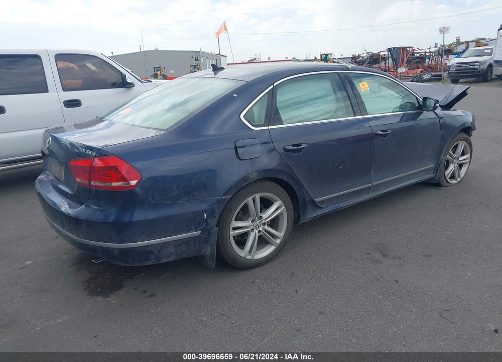 2014 VOLKSWAGEN PASSAT 2.0L TDI SE VIN: 1VWBN7A39EC016180