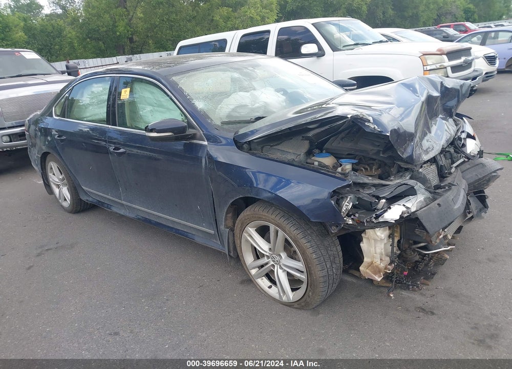 2014 VOLKSWAGEN PASSAT 2.0L TDI SE VIN: 1VWBN7A39EC016180