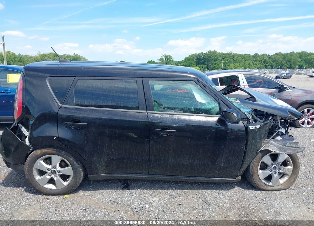 2018 KIA SOUL VIN: KNDJN2A27J7588411