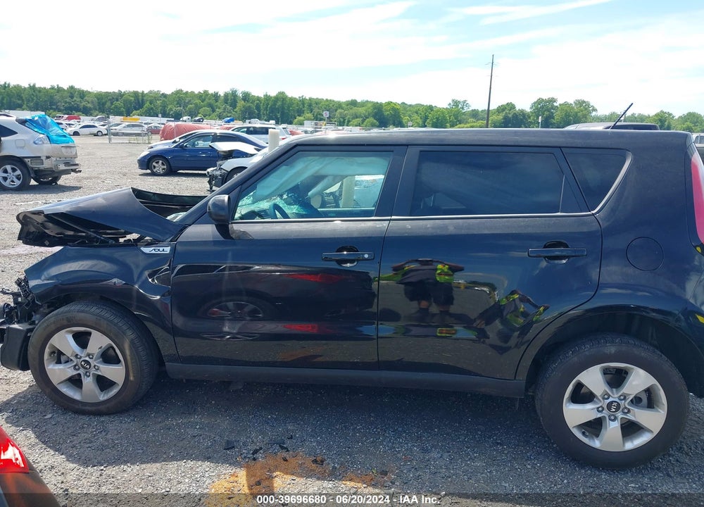 2018 KIA SOUL VIN: KNDJN2A27J7588411