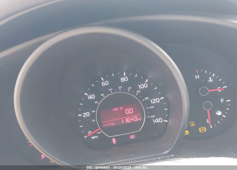 2018 KIA SOUL VIN: KNDJN2A27J7588411