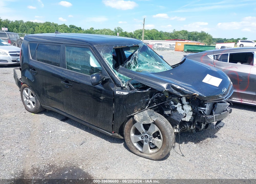 2018 KIA SOUL VIN: KNDJN2A27J7588411