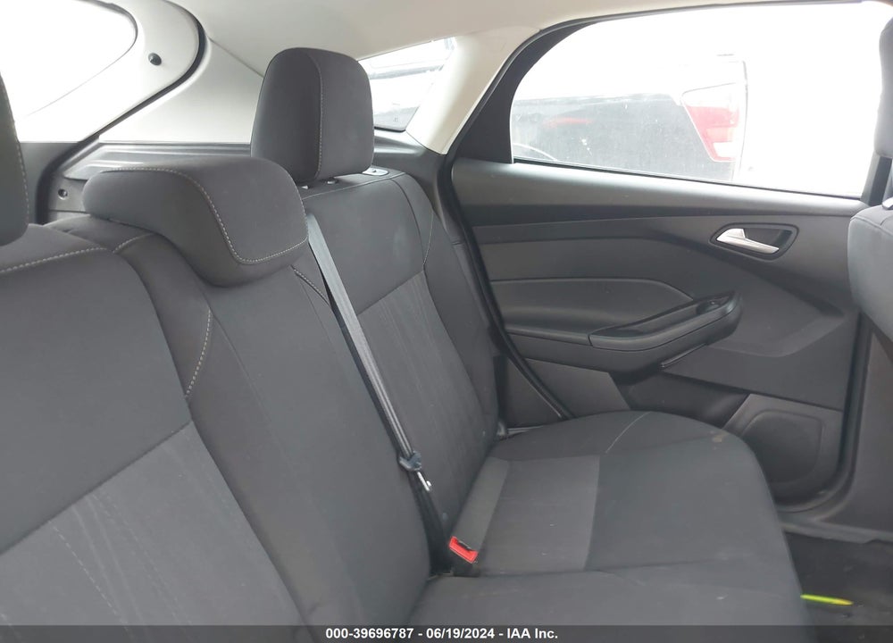 2017 FORD FOCUS SE VIN: 1FADP3K28HL212433
