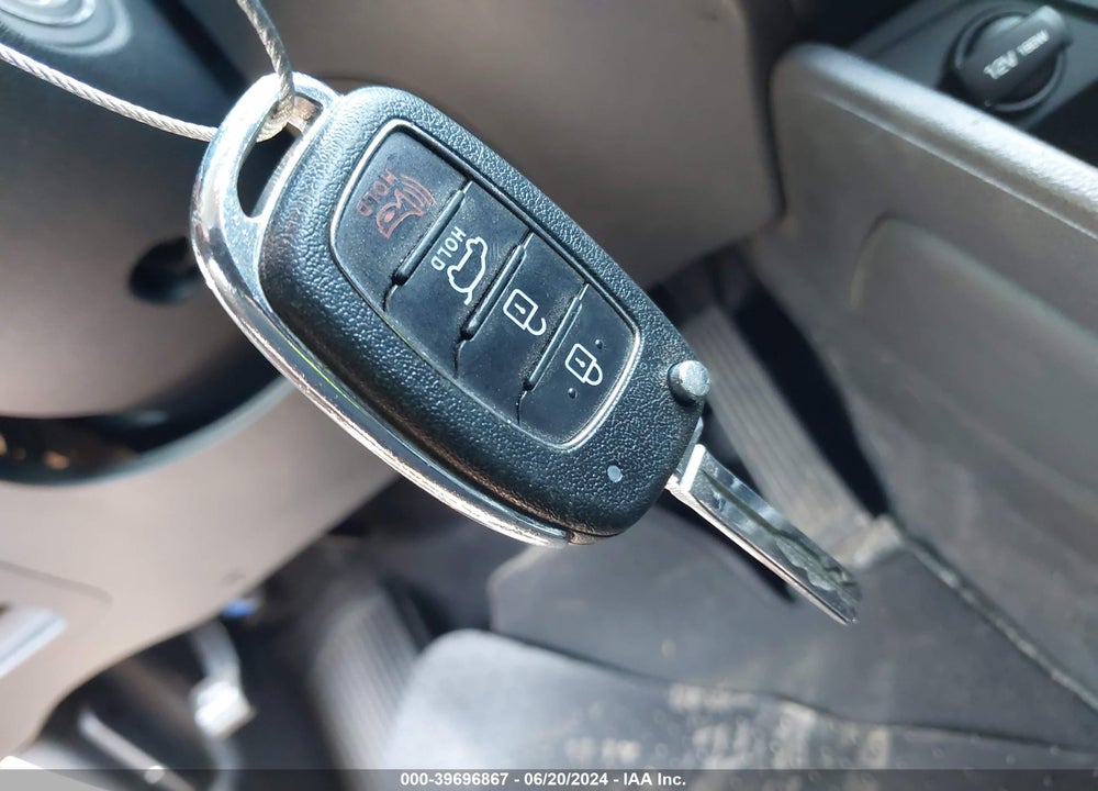 2017 HYUNDAI TUCSON SE VIN: KM8J3CA47HU488345