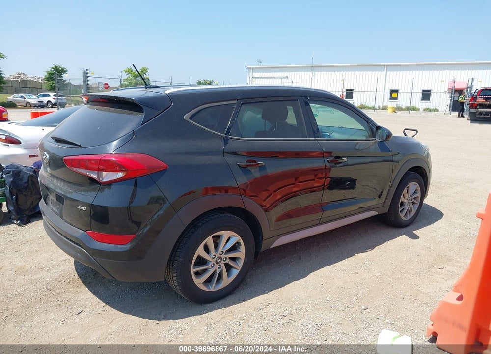 2017 HYUNDAI TUCSON SE VIN: KM8J3CA47HU488345
