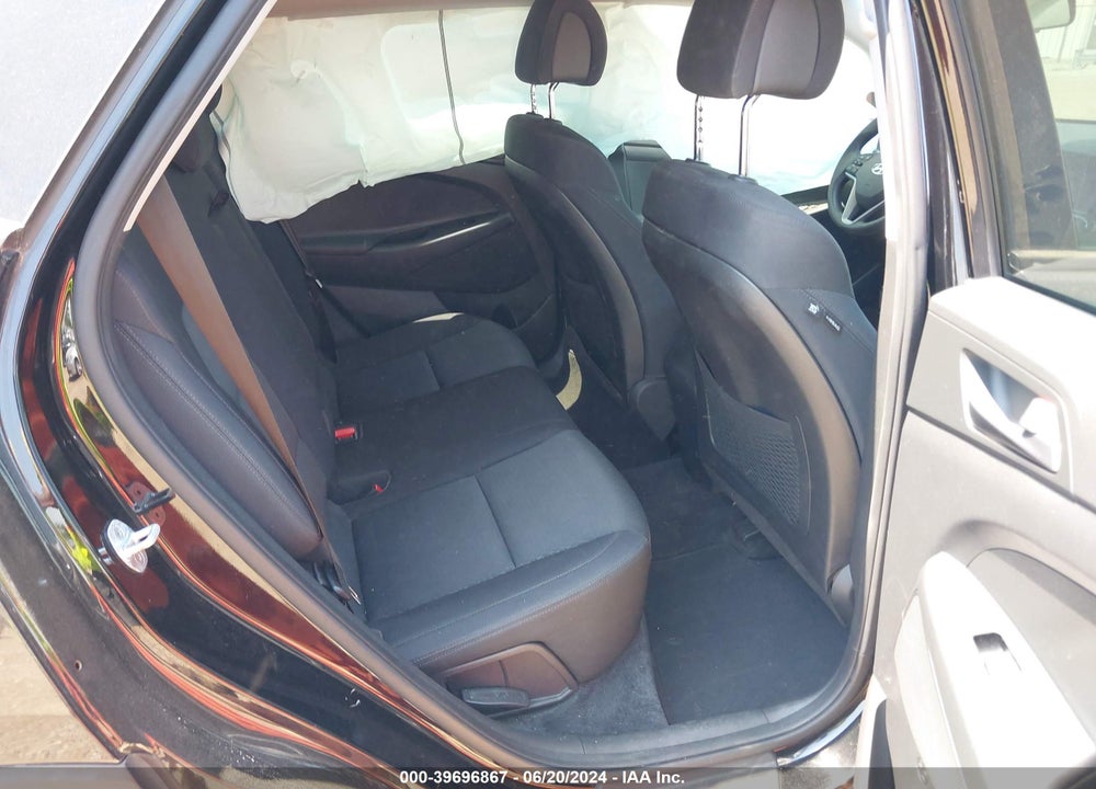 2017 HYUNDAI TUCSON SE VIN: KM8J3CA47HU488345