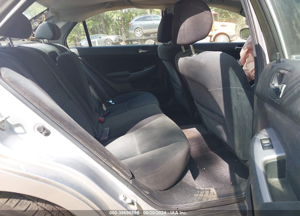 2004 HONDA ACCORD 2.4 EX VIN: 1HGCM55674A118270