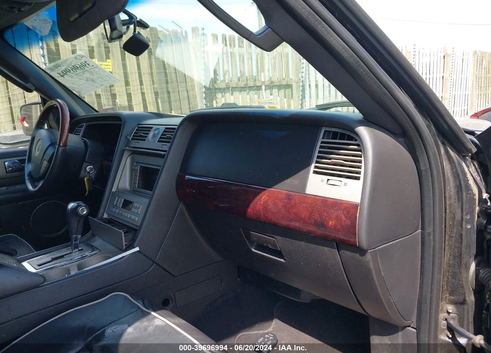 2006 LINCOLN NAVIGATOR LUXURY/ULTIMATE VIN: 5LMFU27556LJ21652