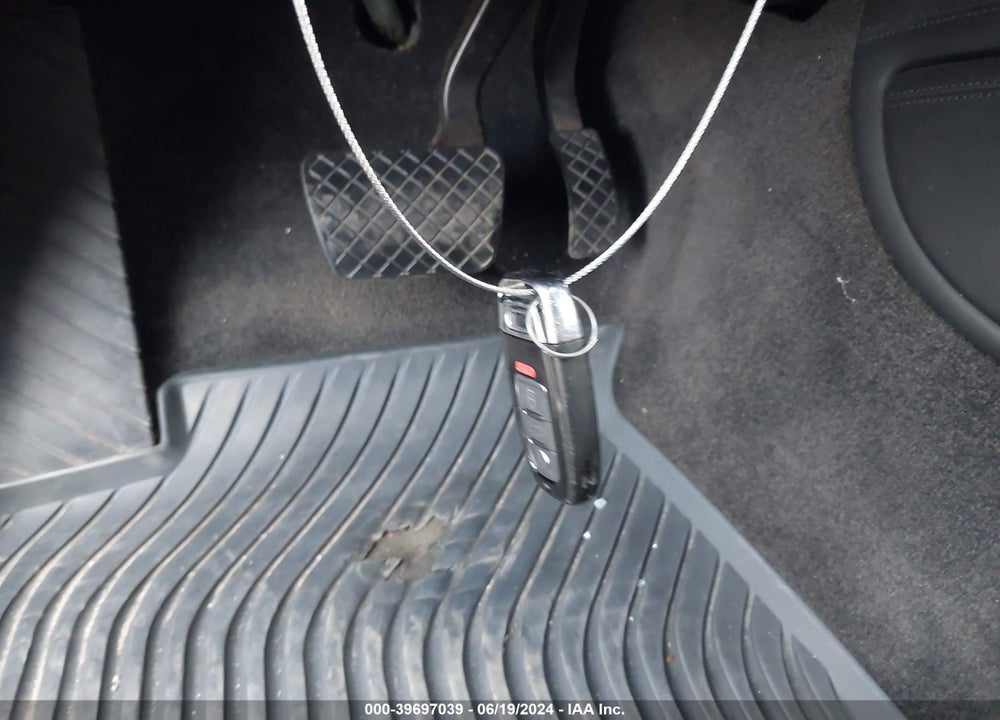 2011 AUDI A8 L 4.2 VIN: WAURVAFD1BN020561