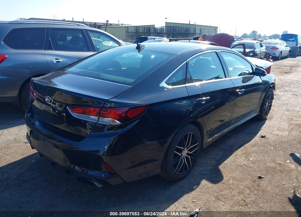 2018 HYUNDAI SONATA SPORT 2.0T VIN: 5NPE34AB9JH695524