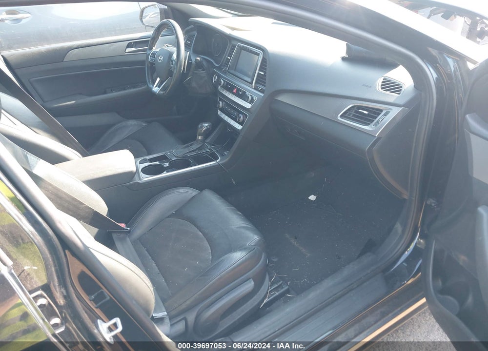 2018 HYUNDAI SONATA SPORT 2.0T VIN: 5NPE34AB9JH695524