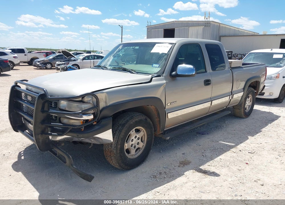 2002 CHEVROLET SILVERADO 1500 LS VIN: 2GCEK19T821157642