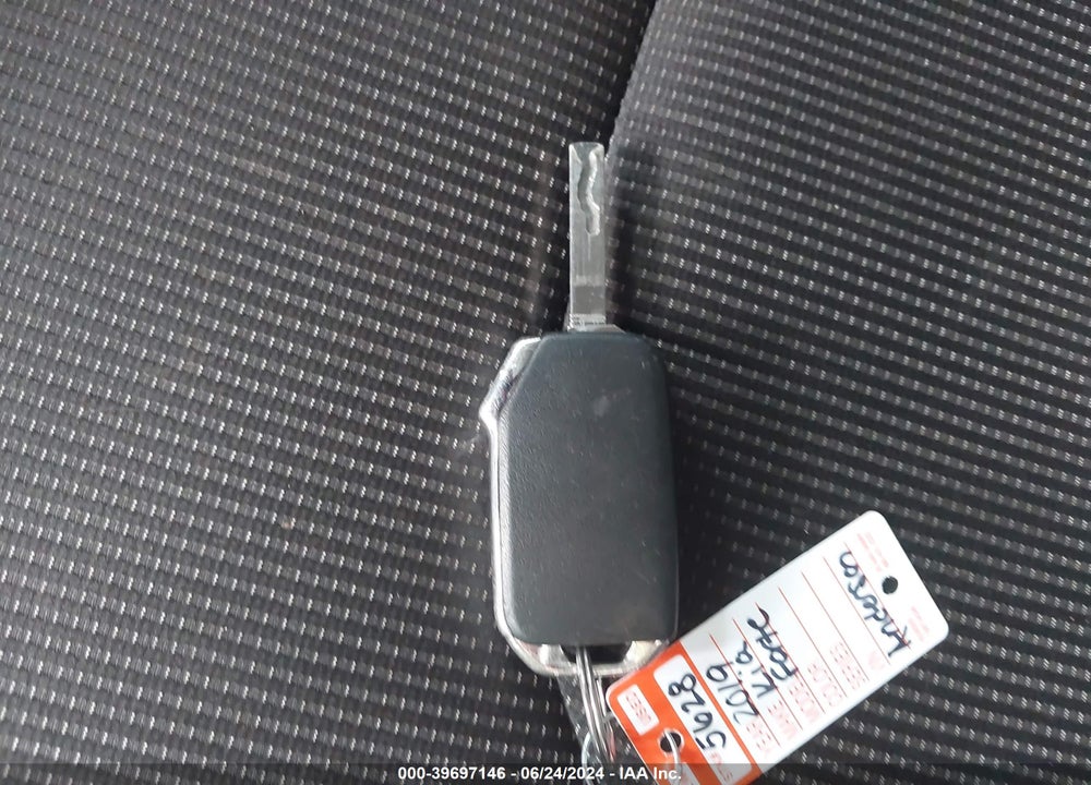 2019 KIA FORTE LXS VIN: 3KPF24AD0KE032504