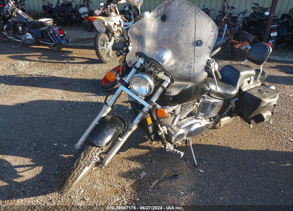 2002 HONDA VT1100 C VIN: 1HFSC180X2A602367