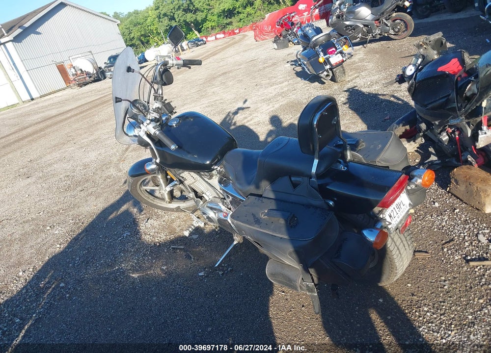 2002 HONDA VT1100 C VIN: 1HFSC180X2A602367