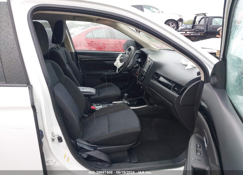 2019 MITSUBISHI OUTLANDER ES VIN: JA4AD2A35KZ008200