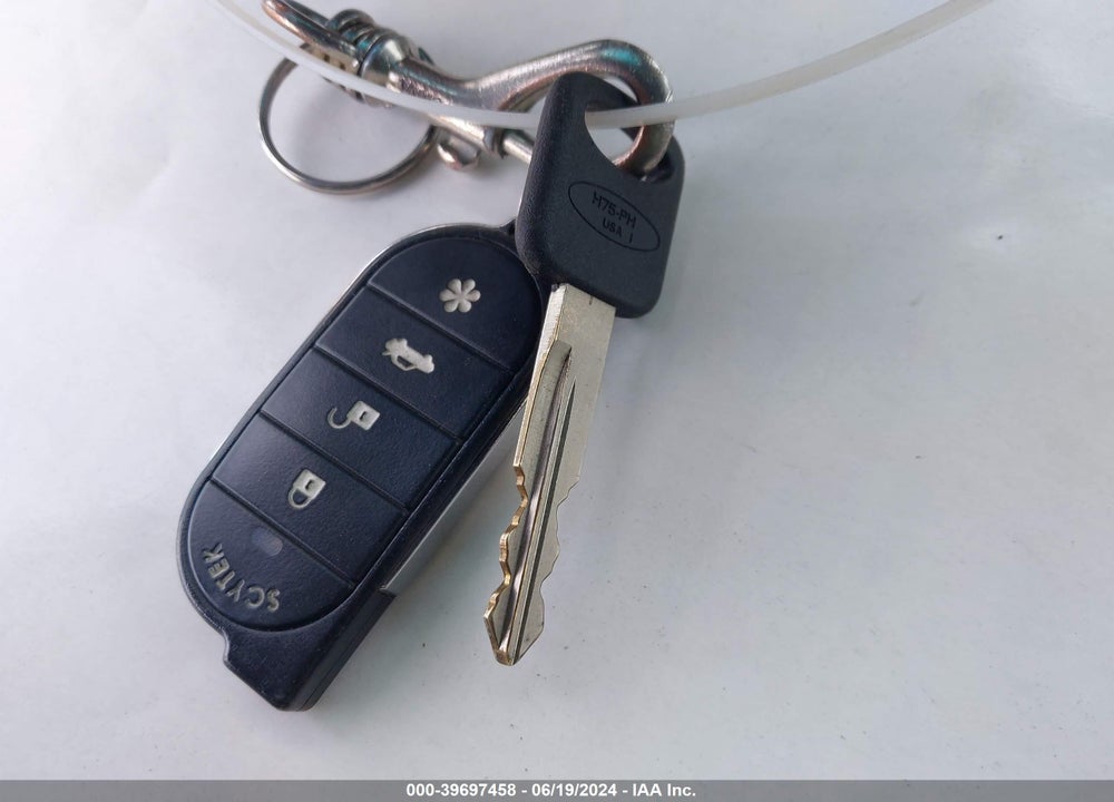 1998 FORD TAURUS LX/SE VIN: 1FAFP52U6WG104646