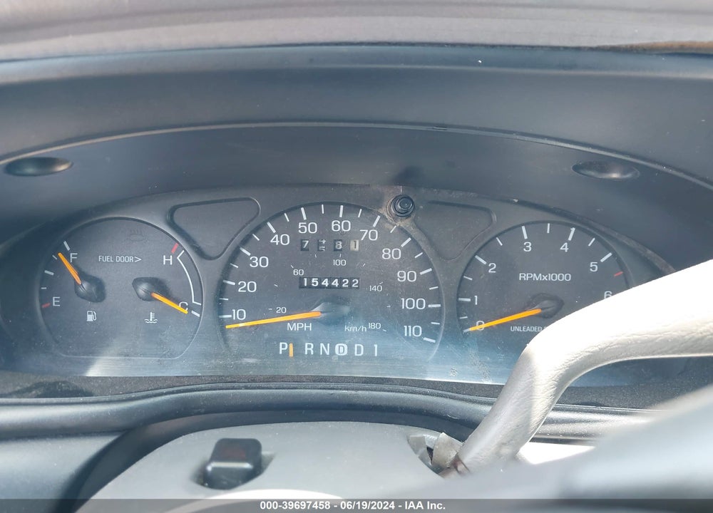 1998 FORD TAURUS LX/SE VIN: 1FAFP52U6WG104646