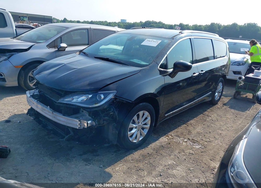 2018 CHRYSLER PACIFICA TOURING L VIN: 2C4RC1BG3JR269390