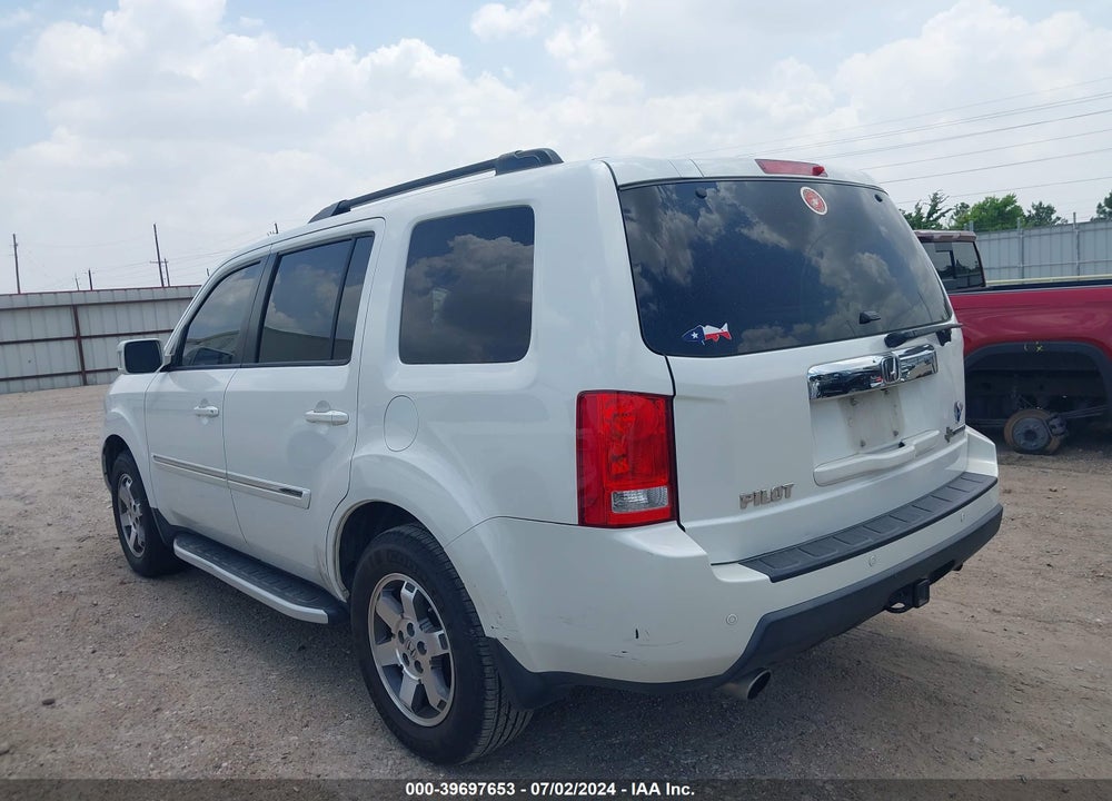 2011 HONDA PILOT TOURING VIN: 5FNYF3H91BB021062