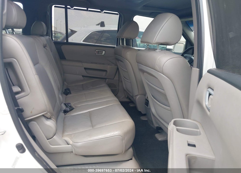 2011 HONDA PILOT TOURING VIN: 5FNYF3H91BB021062