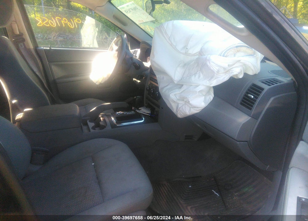 2007 JEEP GRAND CHEROKEE LAREDO VIN: 1J8GR48K77C606804