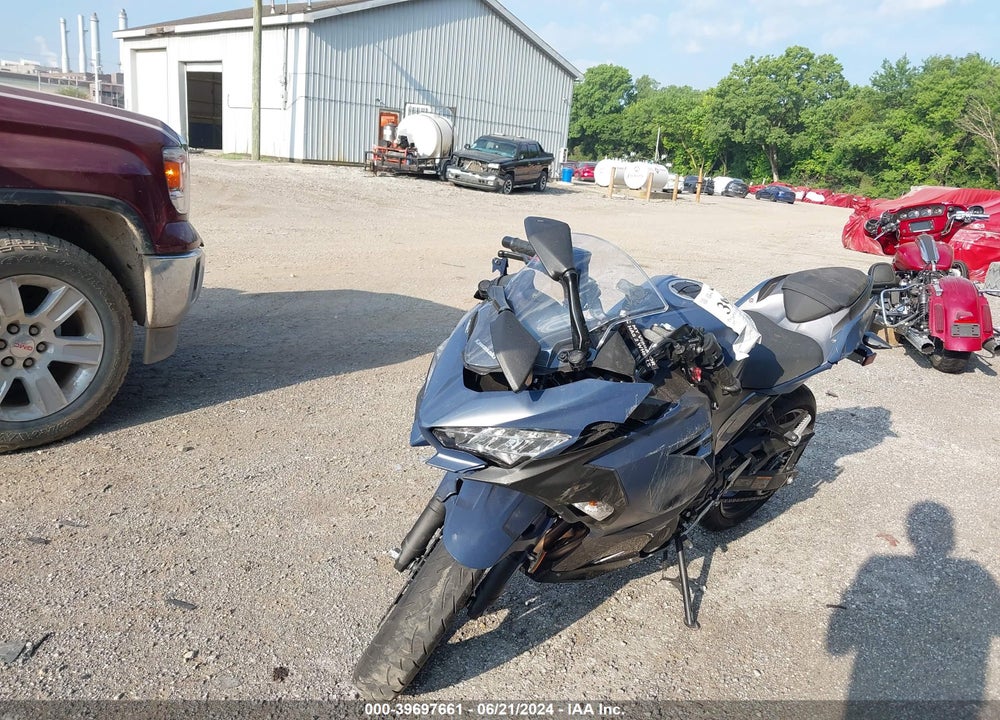 2022 KAWASAKI EX400 VIN: JKAEXKH18NDAF2060