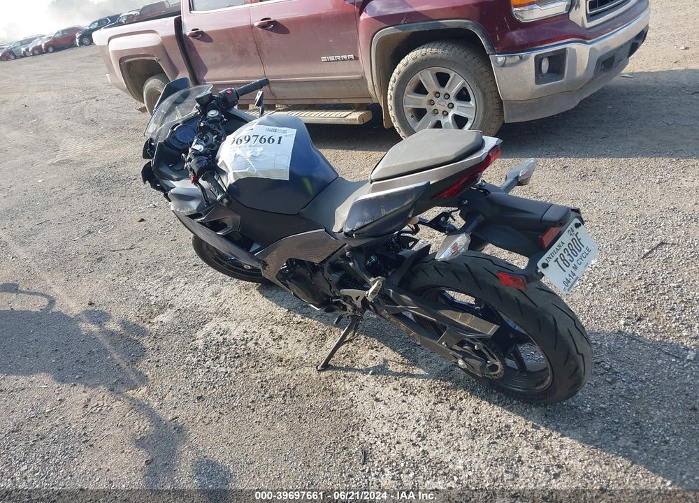 2022 KAWASAKI EX400 VIN: JKAEXKH18NDAF2060