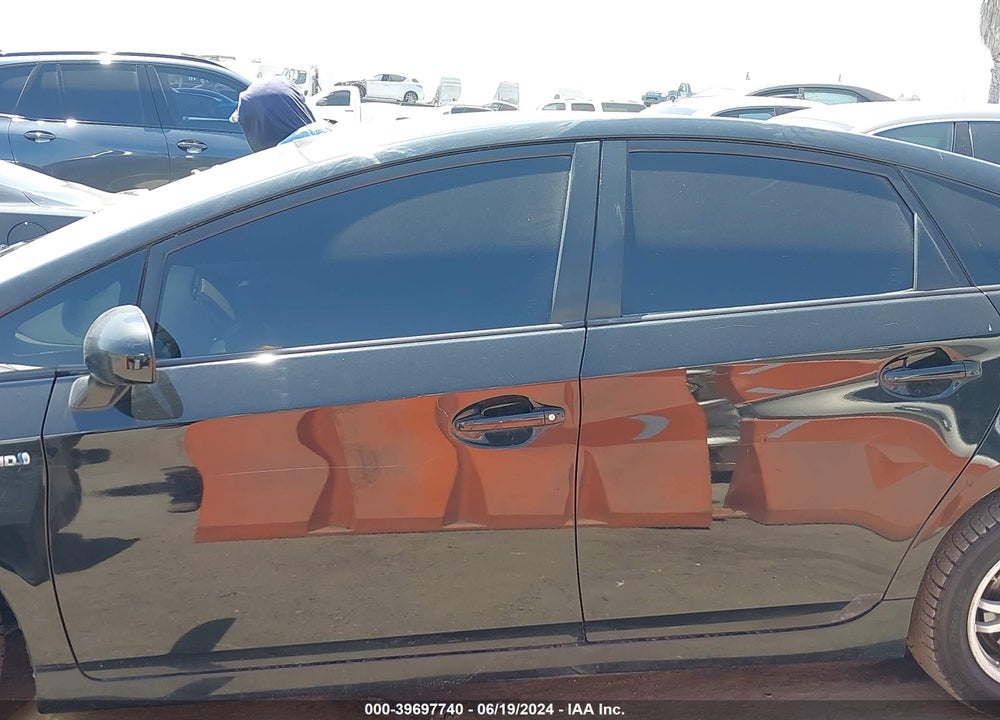 2011 TOYOTA PRIUS TWO VIN: JTDKN3DU8B0259976