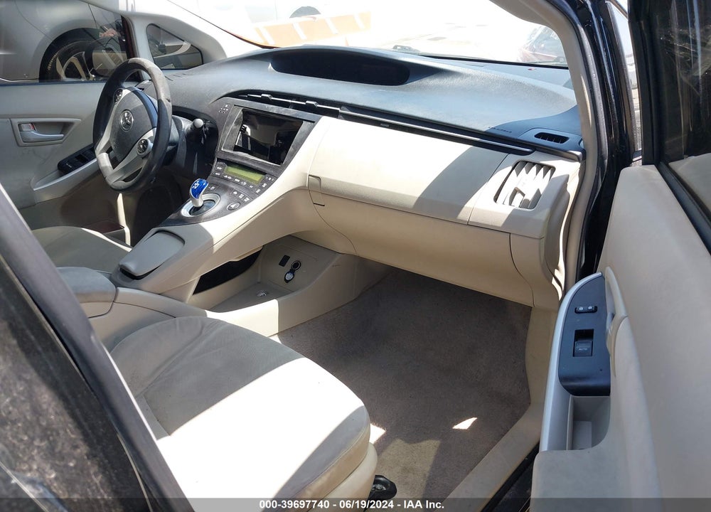 2011 TOYOTA PRIUS TWO VIN: JTDKN3DU8B0259976