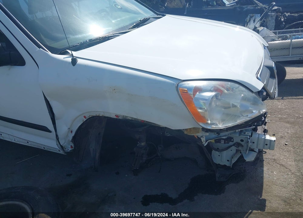 2005 HONDA CR-V LX VIN: JHLRD78565C032075