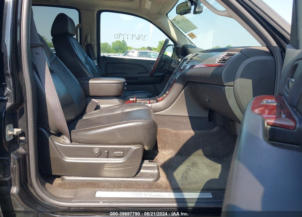 2008 CADILLAC ESCALADE STANDARD VIN: 1GYFK63818R253533