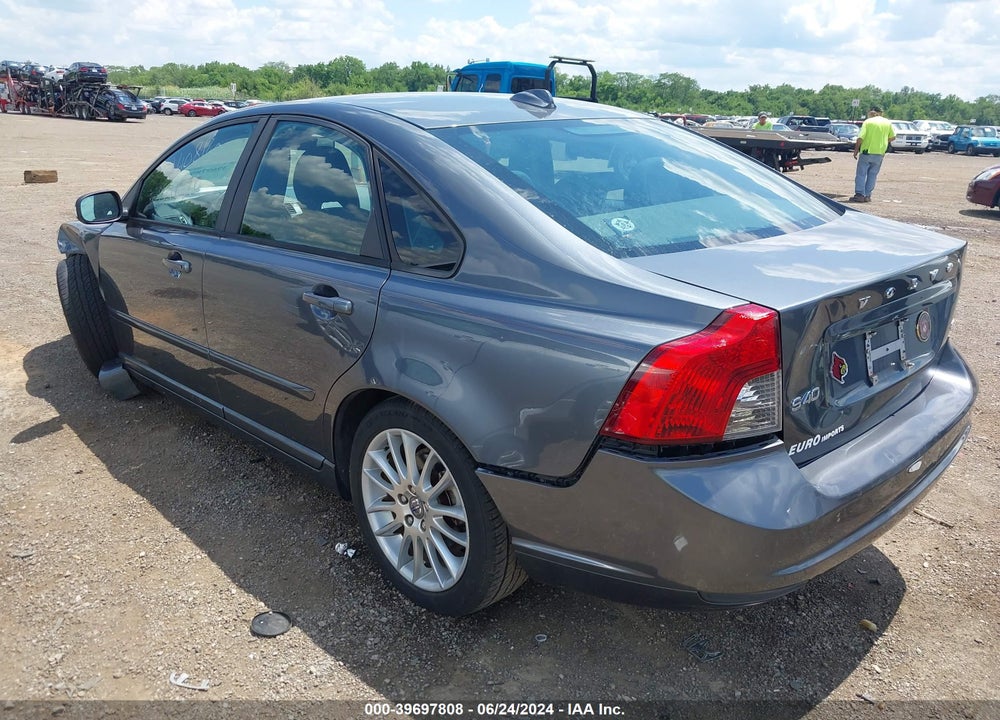 2009 VOLVO S40 2.4I VIN: YV1MS390492461990