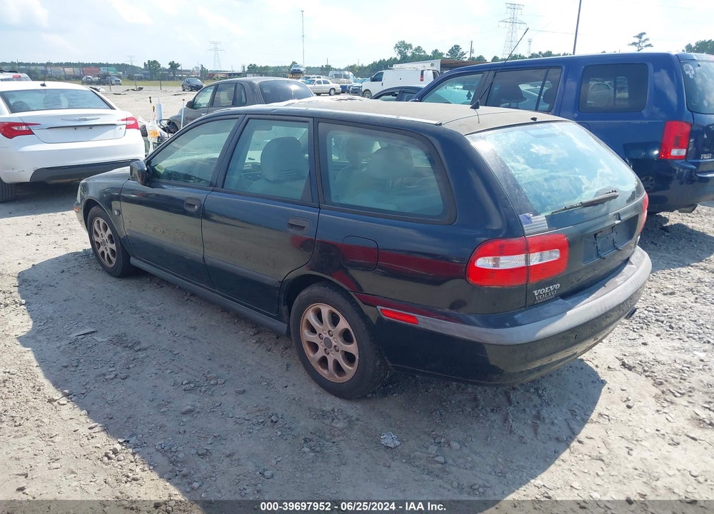 2002 VOLVO V40 A VIN: YV1VW295X2F852865