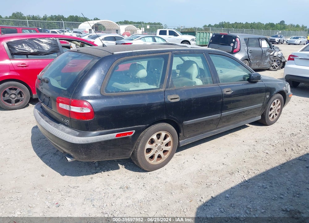 2002 VOLVO V40 A VIN: YV1VW295X2F852865