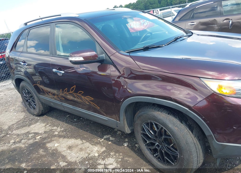2013 KIA SORENTO LX VIN: 5XYKT4A66DG403670