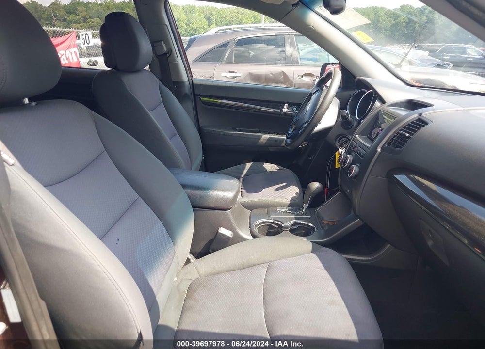 2013 KIA SORENTO LX VIN: 5XYKT4A66DG403670