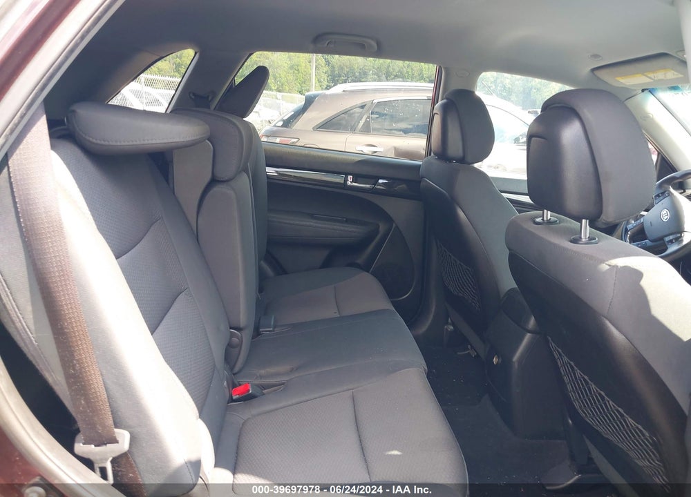 2013 KIA SORENTO LX VIN: 5XYKT4A66DG403670