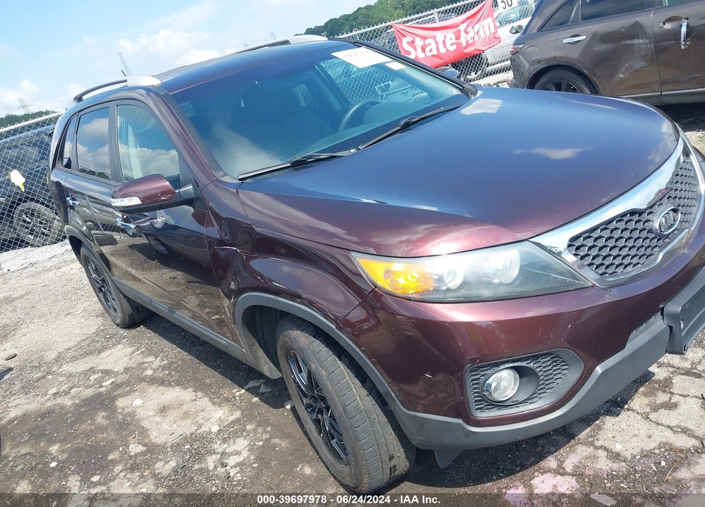 2013 KIA SORENTO LX VIN: 5XYKT4A66DG403670